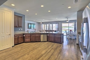 Interior - NEW Desert Oasis with Pool/Spa, Mountain Views in sunny Palm Desert Pet friendly (Palm Desert)