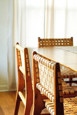 Dining - Cozy, Comfortable Home Base in Laurelhurst, Portland (Portland)