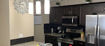 Modern 3BR Condo Near Airport, Hospital & Stadium