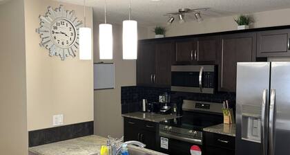 Modern 3BR Condo Near Airport, Hospital & Stadium