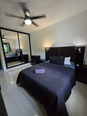 2 habitaciones, tabla de planchar con plancha, wifi y ropa de cama 