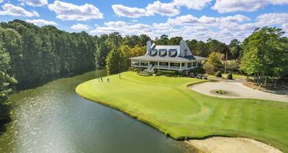 3BR Ground Floor Condo on the Golf Course Near Pool!!