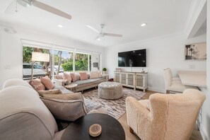 Smart TV - 633 Managed by Brampton Park (Boynton Beach)