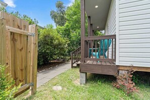 Terrace/patio - Cozy retreat w/hot tub & patio (Pensacola)