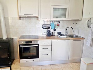 Fridge, oven, stovetop, dishwasher - Holiday apartment for a holiday with family or friends (Seline)