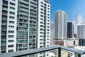 Classic Studio, City View | Property grounds - The Club at Brickell Bay (Miami)