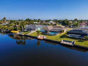 Exterior - Sunset Oasis with private pool and waterfront in Cape Coral (Cape Coral)