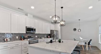 Central Baton Rouge Home near LSU, Downtown & Medical Centers