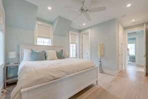2 bedrooms, iron/ironing board, free WiFi, bed sheets - Luxe Cottage + Walk to Moreland Amenities (Bluffton)