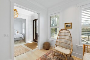 5 bedrooms, desk, iron/ironing board, free WiFi