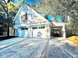 Exterior - Walk to Wilson Village, Carriage House Included (Bluffton)