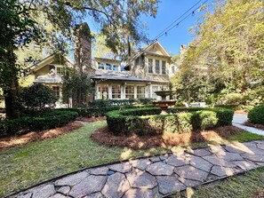 Exterior - Pet Friendly, Private Courtyard, Walk to Wilson Village (Bluffton)