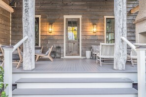 Terrace/patio - Cozy Fireplace on the Porch + Bunk Room, Close to Moreland Treehouse (Bluffton)