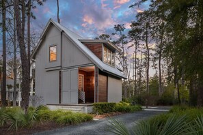 Exterior - Unique Modern Cottage w/ Firepit, Close to Moreland Amenities (Bluffton)