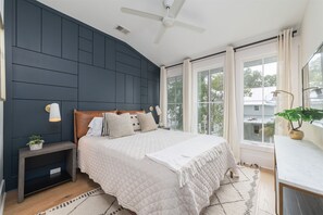 2 bedrooms, iron/ironing board, free WiFi, bed sheets - Unique Modern Cottage w/ Firepit, Close to Moreland Amenities (Bluffton)