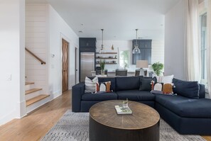 Smart TV - Unique Modern Cottage w/ Firepit, Close to Moreland Amenities (Bluffton)