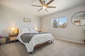 4 bedrooms, iron/ironing board, travel cot, WiFi - FoCo Flex Living | Furnished Townie w/ Fenced Yard (Fort Collins)