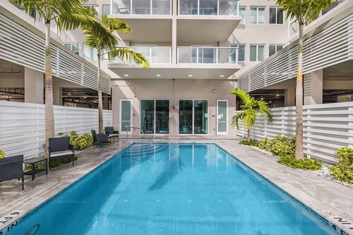 Family-Friendly | Downtown Hollywood | Private Pool | Near Beach | Luxury