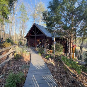 Exterior - Twin Lakes Lookout 3BR/2BA Game Room (Ellijay)