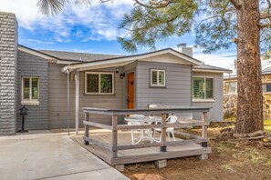 Outdoor dining - Mountain Retreat Near Downtown Flagstaff (Flagstaff)