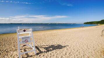 Chaise longue, serviettes de plage