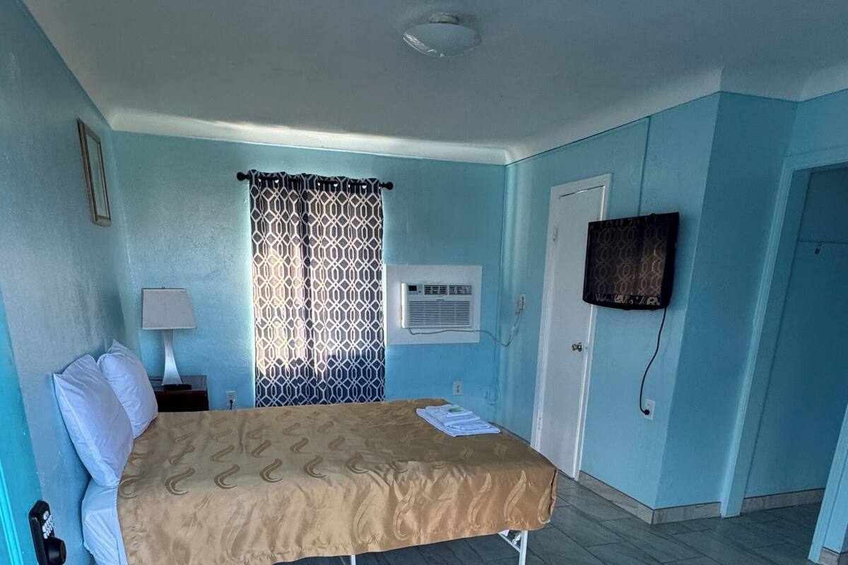 Single Room | Free WiFi