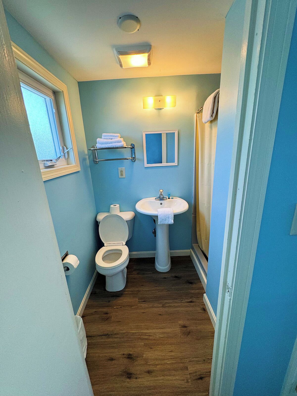 Shower, towels, soap, shampoo