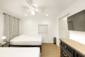 1 chambre, bureau, fer et planche à repasser, Wi-Fi gratuit