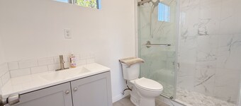 Spacious 4-bedroom house in fantastic Duarte with AC