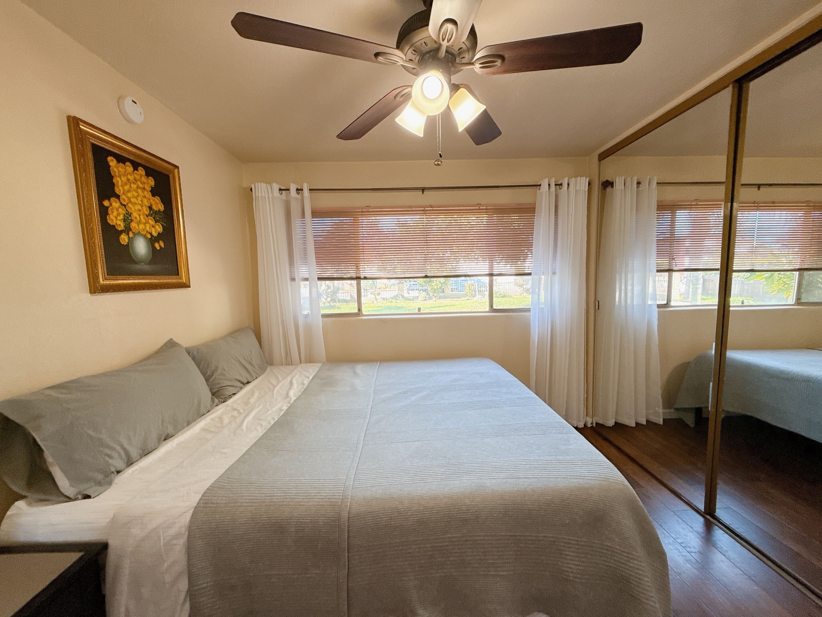 Iron/ironing board, WiFi, bed sheets