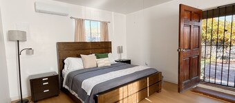 Spacious 4-bedroom house in fantastic Duarte with AC
