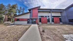 Exterior - Adorable 2-bedroom condo in tranquil Winter Park Colorado. (Winter Park)