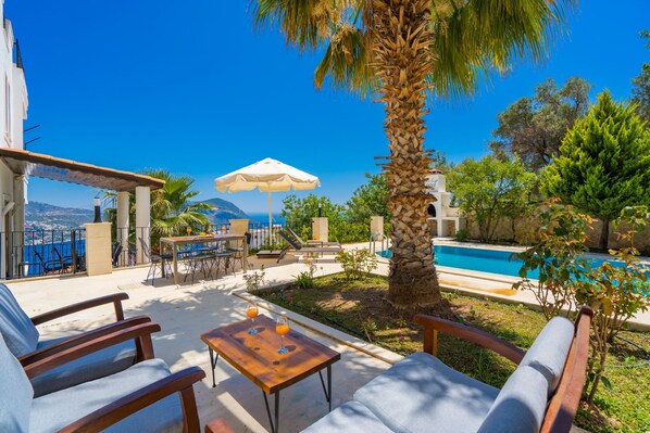 Outdoor dining - a beautiful 3-bedroom villa with breathtaking sea views (Kalkan)