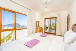 Iron/ironing board, free WiFi, bed sheets - a beautiful 3-bedroom villa with breathtaking sea views (Kalkan)