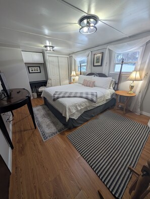 2 عدّة غرف نوم وواي فاي وملاءات أسرّة