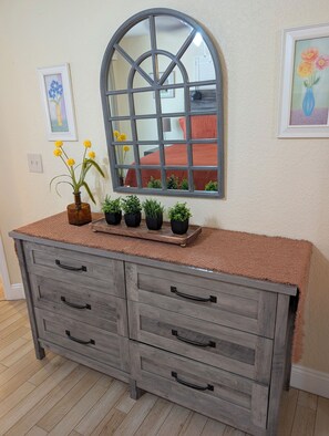 1 bedroom, free WiFi, bed sheets - Where Freedom and Luxury Share an Address (Lutz)