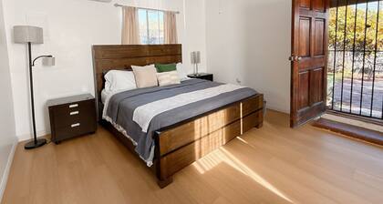 Cozy 1-bedroom cottage in a pleasant Duarte neighborhood