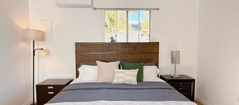 Cozy 1-bedroom cottage in a pleasant Duarte neighborhood