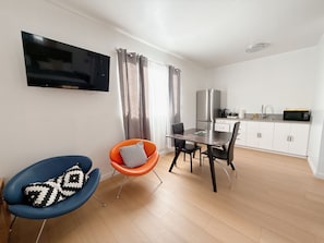 Interior - Cozy 1-bedroom cottage in a pleasant Duarte neighborhood (Duarte)