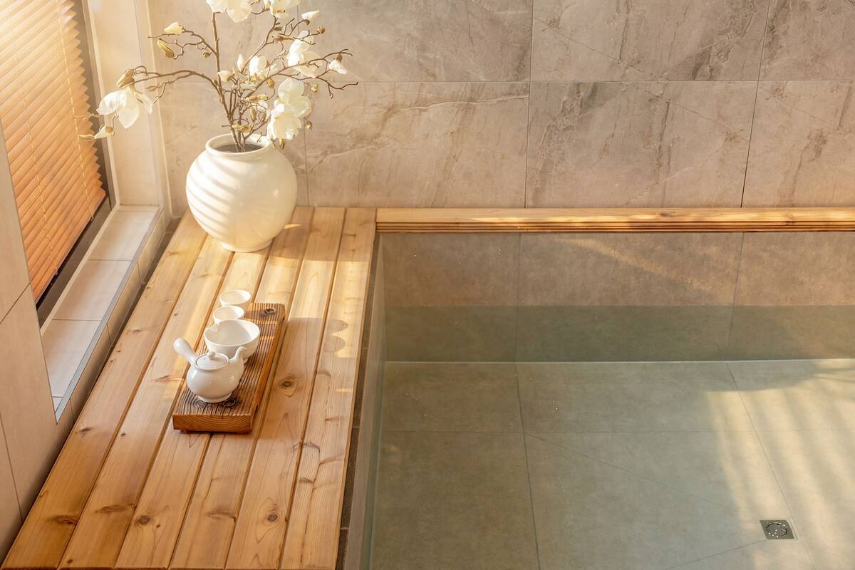 Basic Room, 1 Bedroom (Room 2 – Private Suite with Jacuzzi) | 1 bedroom, free WiFi