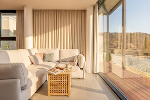 Basic Room, 1 Bedroom (Room 2 – Private Suite with Jacuzzi) - Hongcheon Yeoyoochae Pension (Hongcheon)