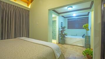 1 habitación, caja de seguridad en la habitación y cuna de viaje