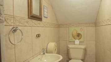 Dusj, boblebad, håndklær og såpe