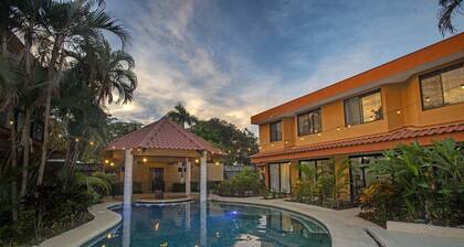 Luxury Suite beautiful gardens pool jacuzzi boutique hotel