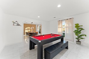 Games room - Spacious Houston Home Pool, Huge Covered Patio, Outdoor Kitchen (Houston)