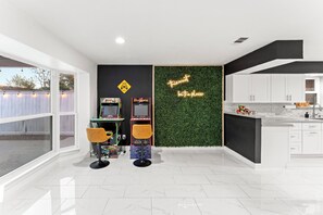 Interior - Spacious Houston Home Pool, Huge Covered Patio, Outdoor Kitchen (Houston)