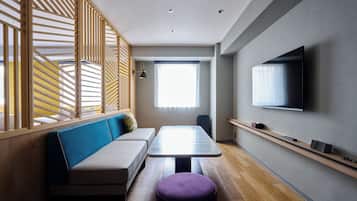 Junior Suite, Non Smoking | Hypo-allergenic bedding, down comforters, in-room safe, blackout drapes