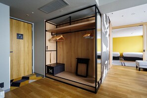 Premium Suite, Non Smoking | Wardrobe
