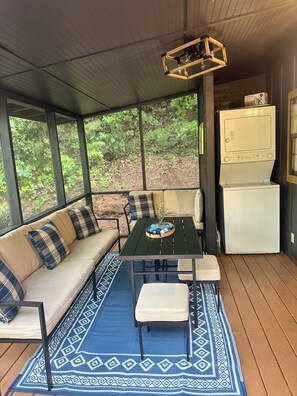 Interior - 8 PPL Cabin in the Smoky Mountains, Hot tub, Game console, Arcade, Fire Pit (Sevierville)