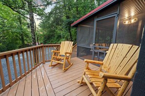 Terrace/patio - 8 PPL Cabin in the Smoky Mountains, Hot tub, Game console, Arcade, Fire Pit (Sevierville)